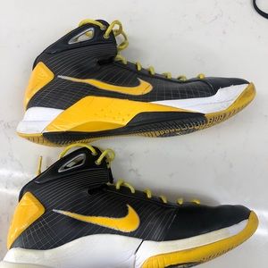 Nike Hyperdunk 2010 size 10 Bowen